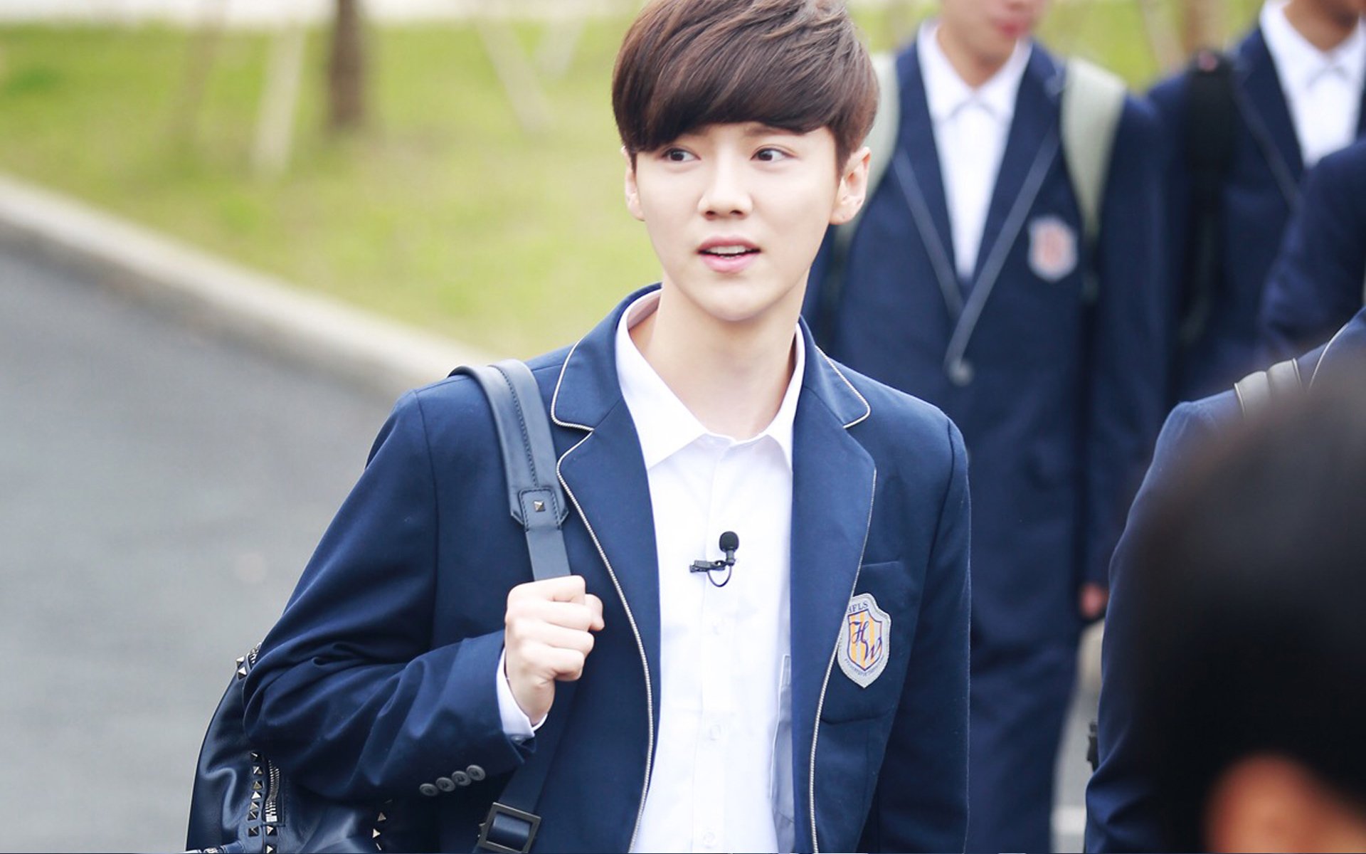 鹿晗,我去上学啦