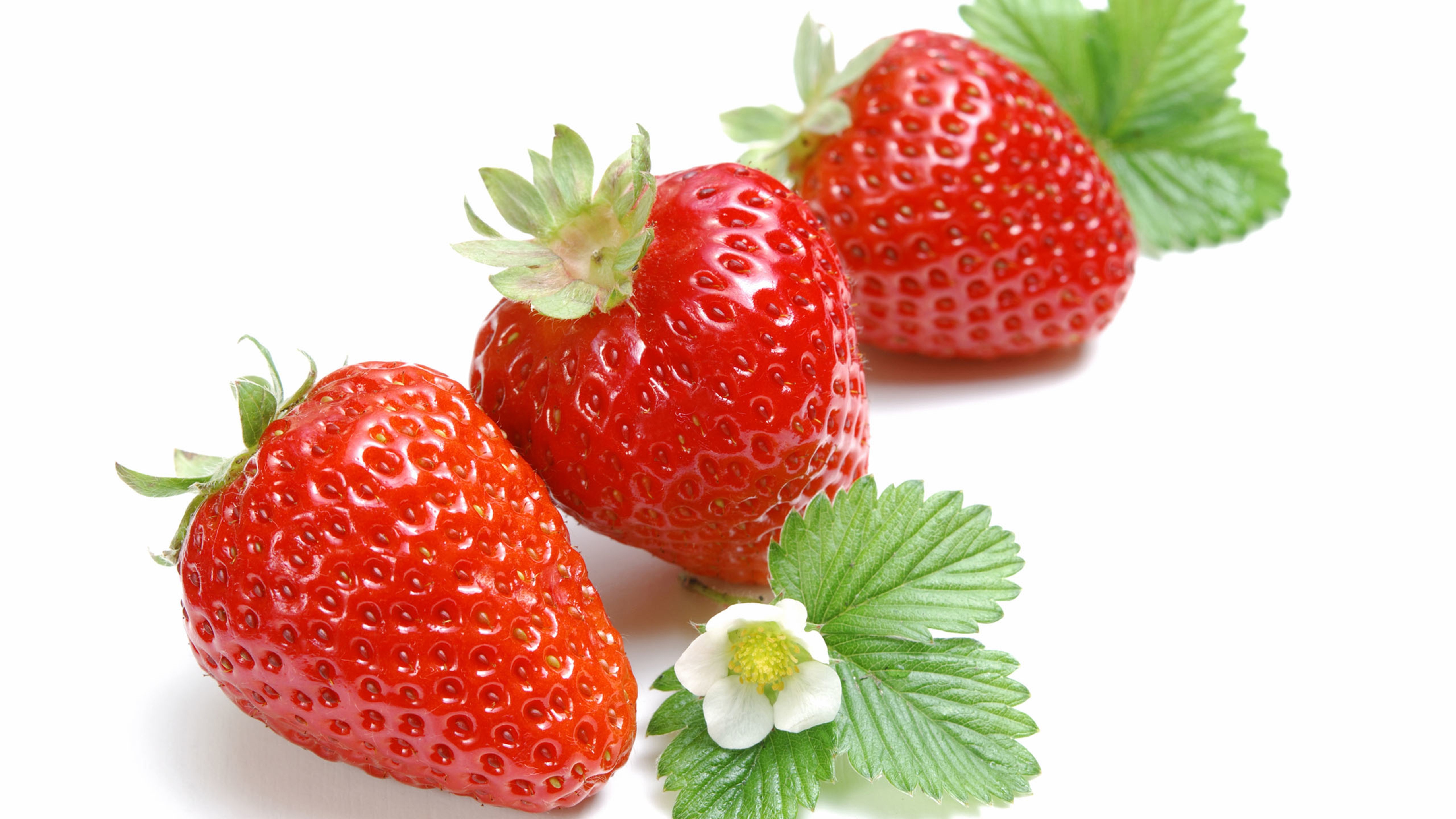 三颗草莓