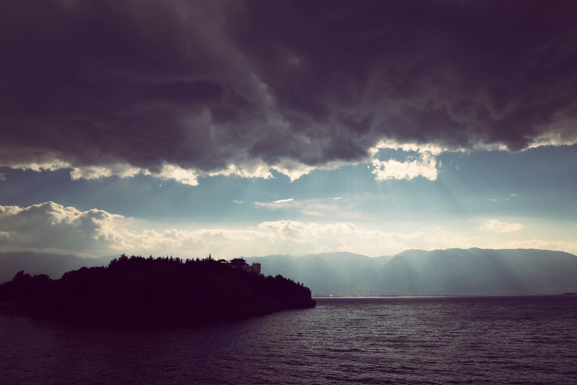 自然风光,大理洱海,乌云