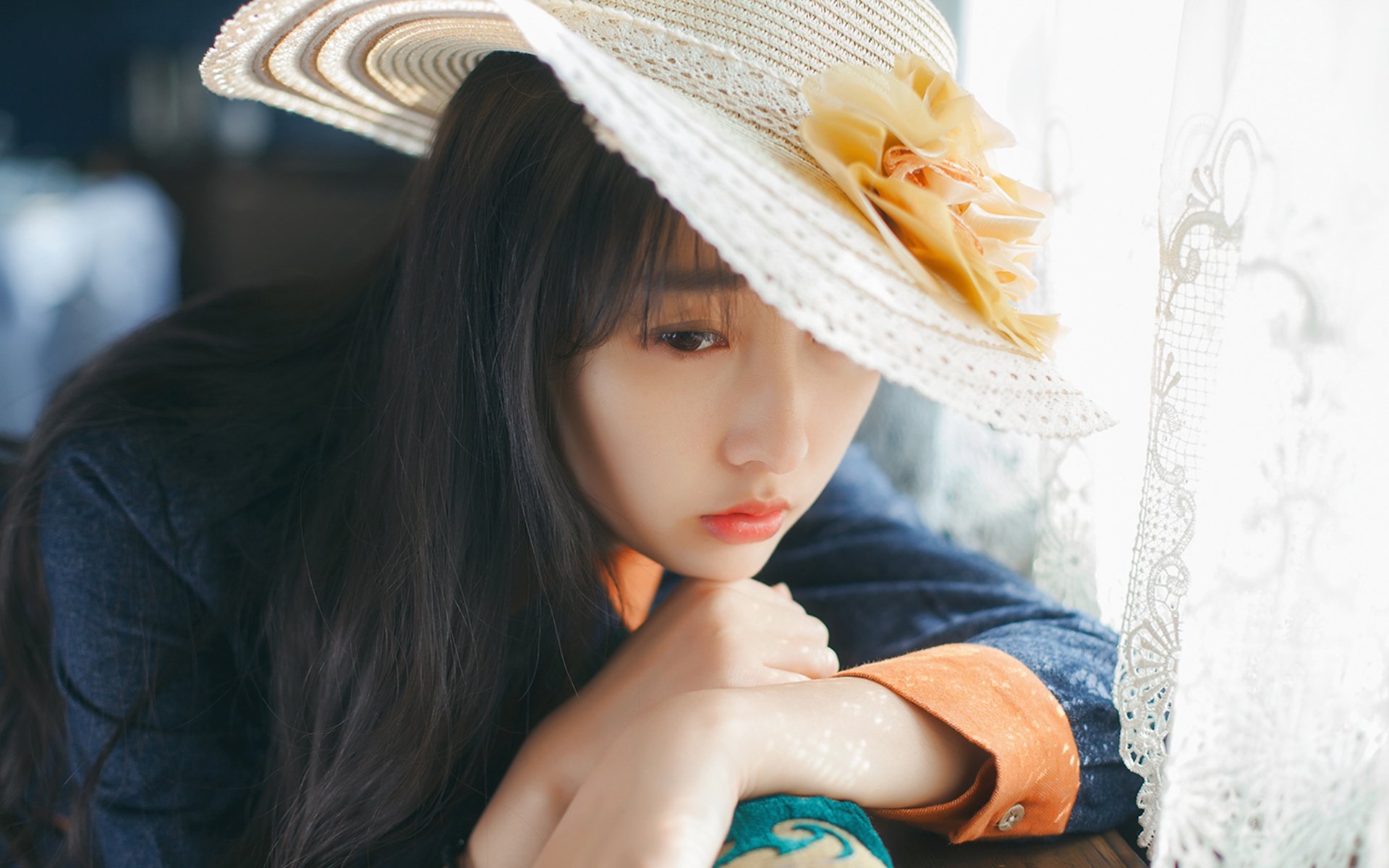 清纯,忧郁太阳帽宁静少女