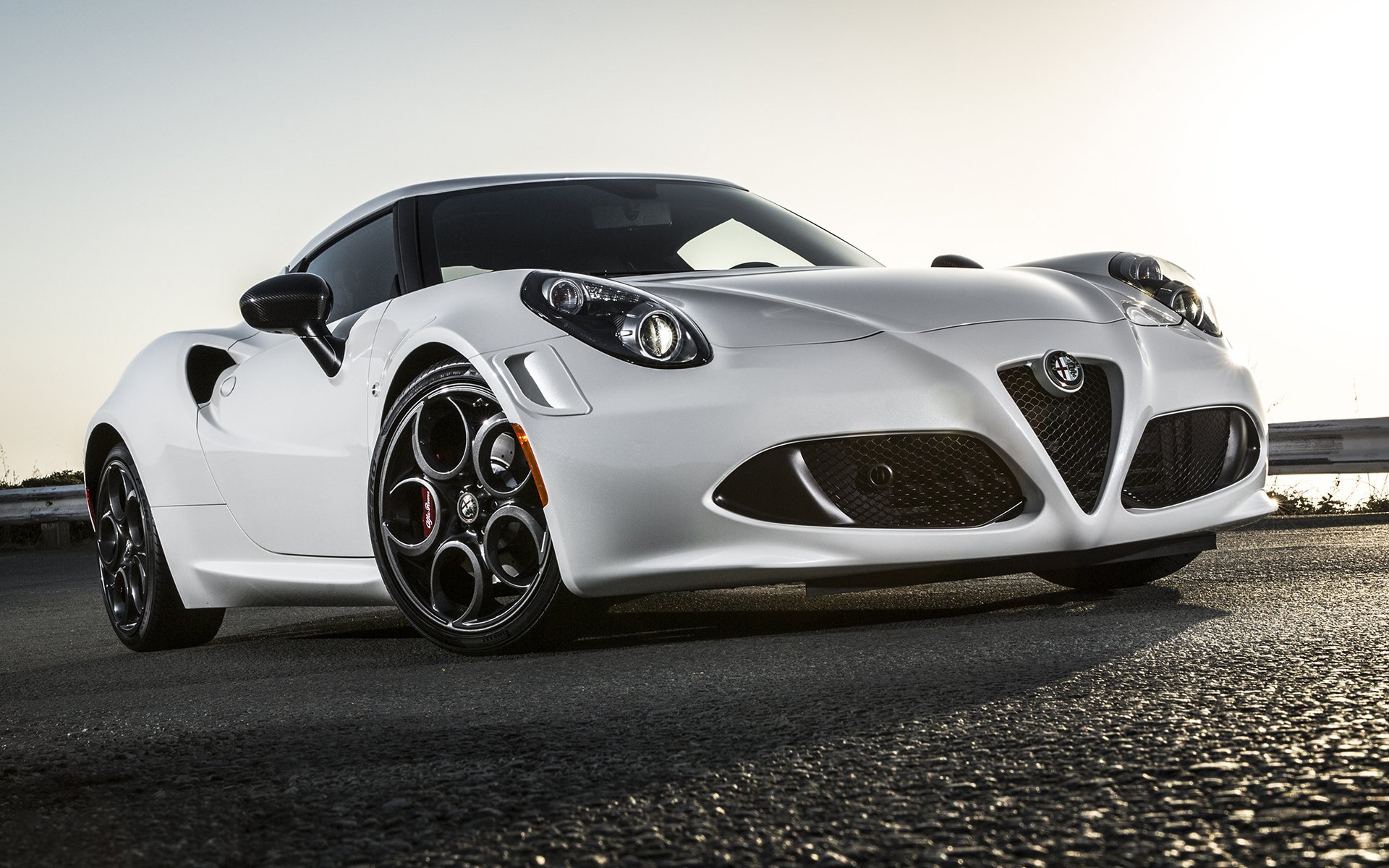 阿尔法罗密欧,4C,白色跑车