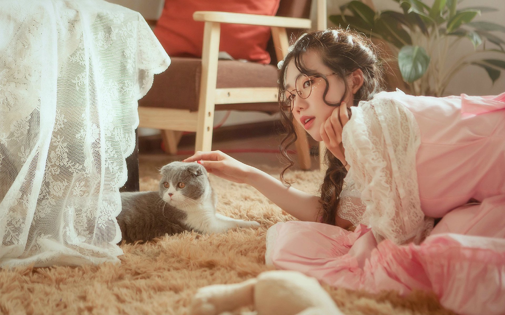 清纯,卷发,眼镜,猫咪