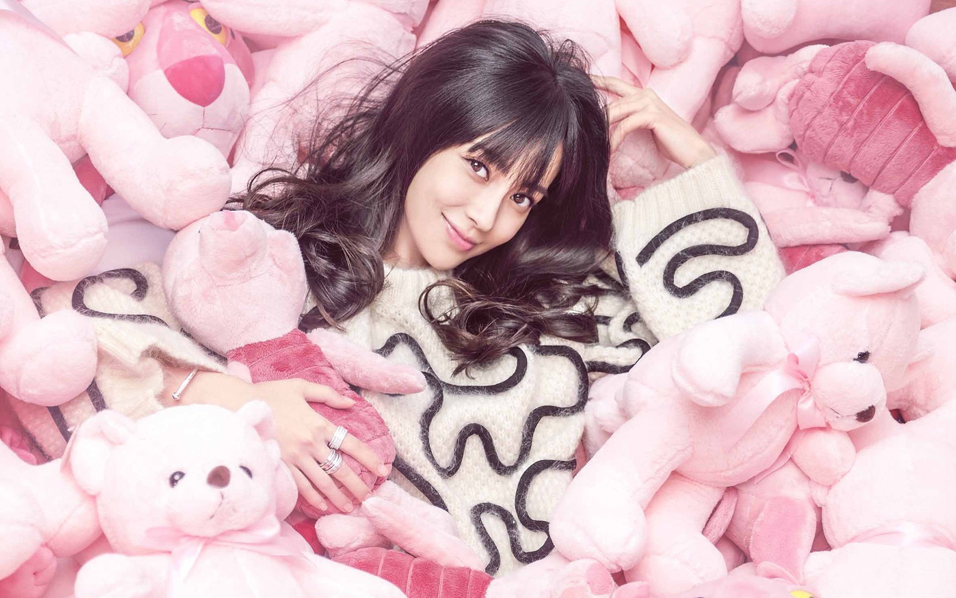 Angelababy,杨颖,粉色毛绒玩具