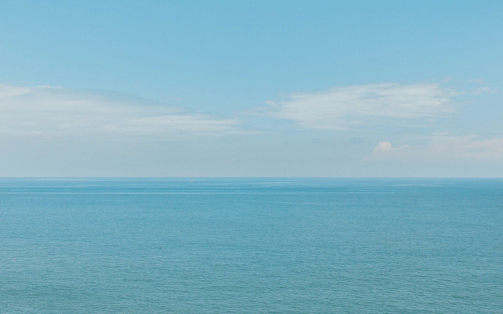 海洋天堂,淡蓝色的海