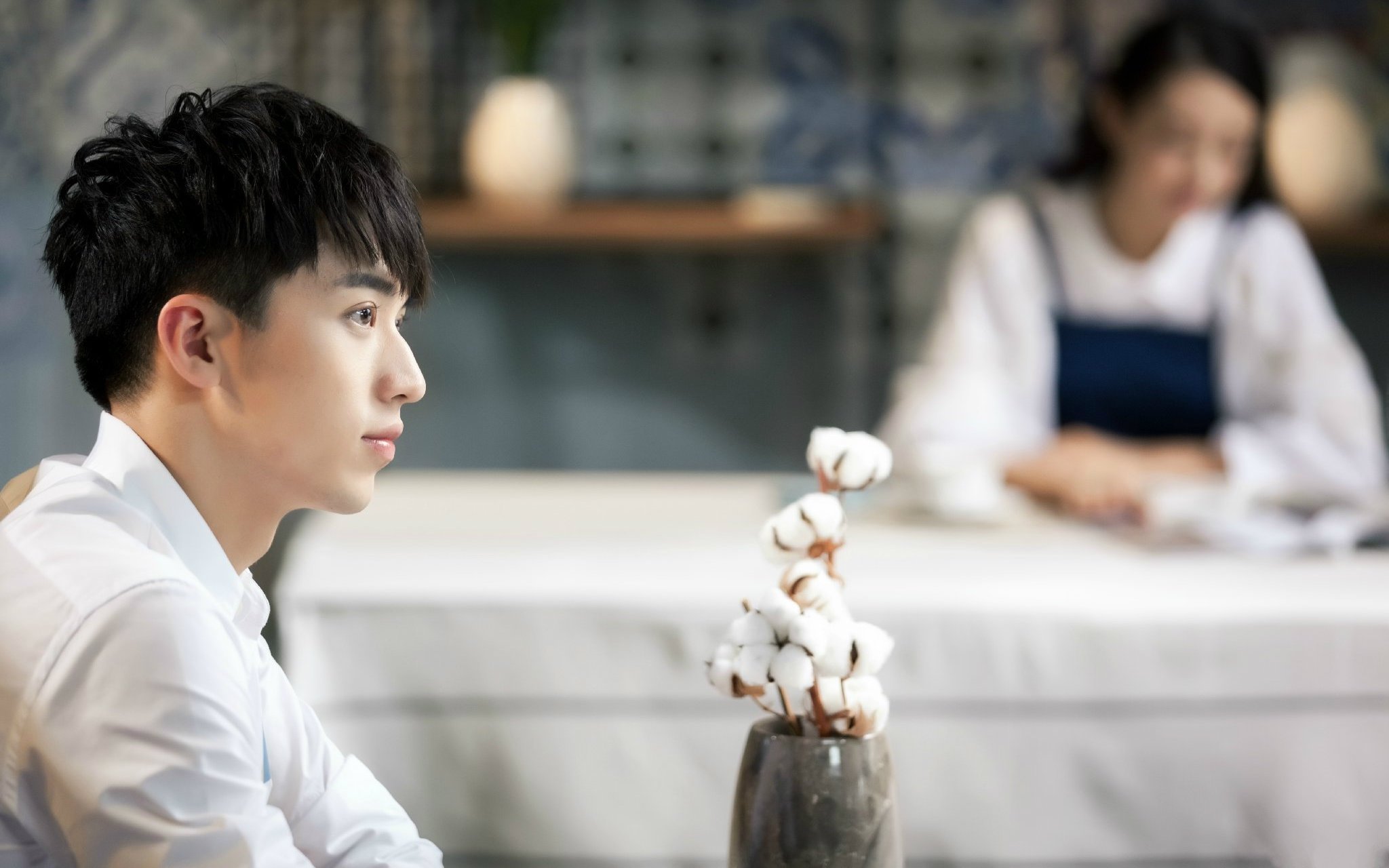 许魏洲,白色衬衫