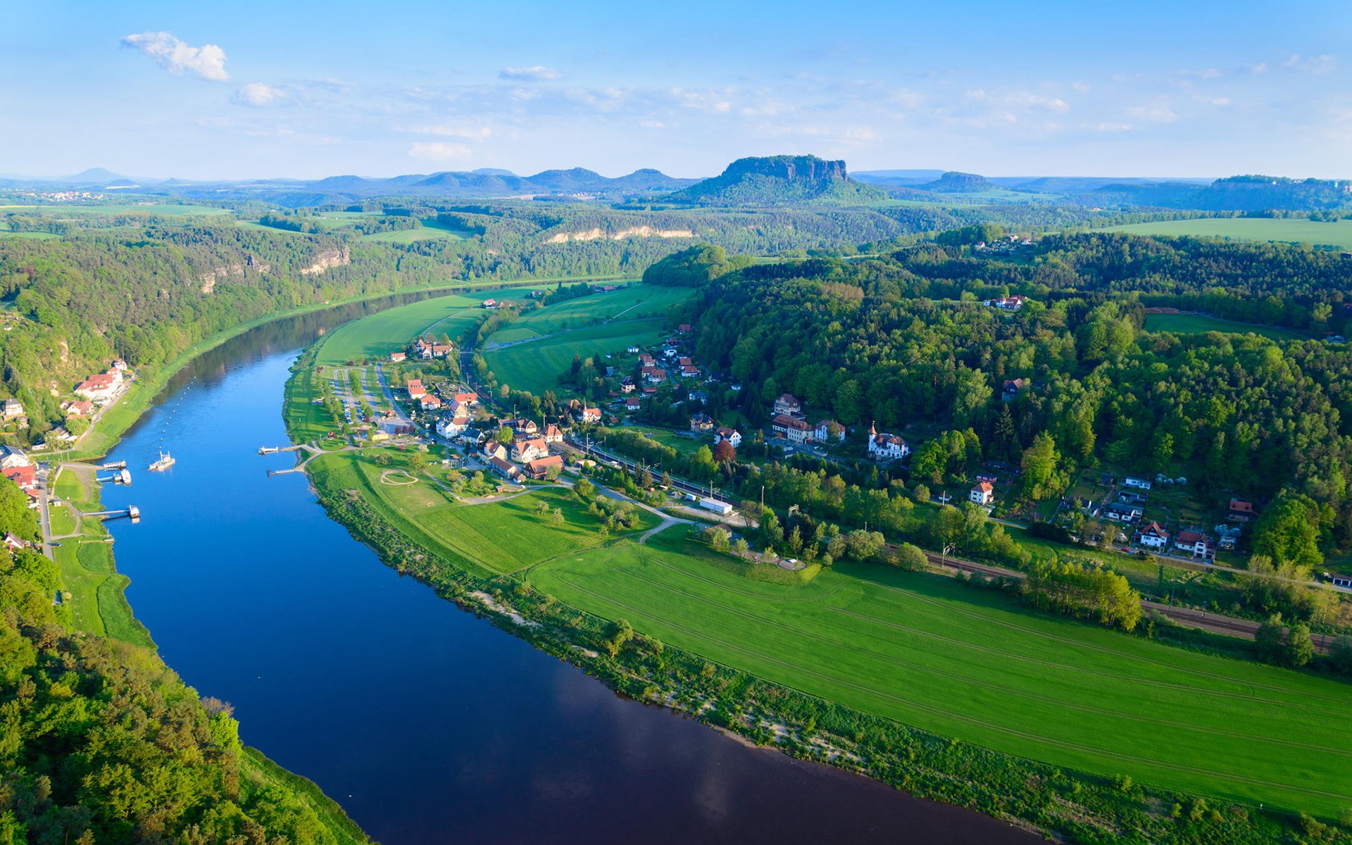 春意盎然,河流,建筑,平原,草原
