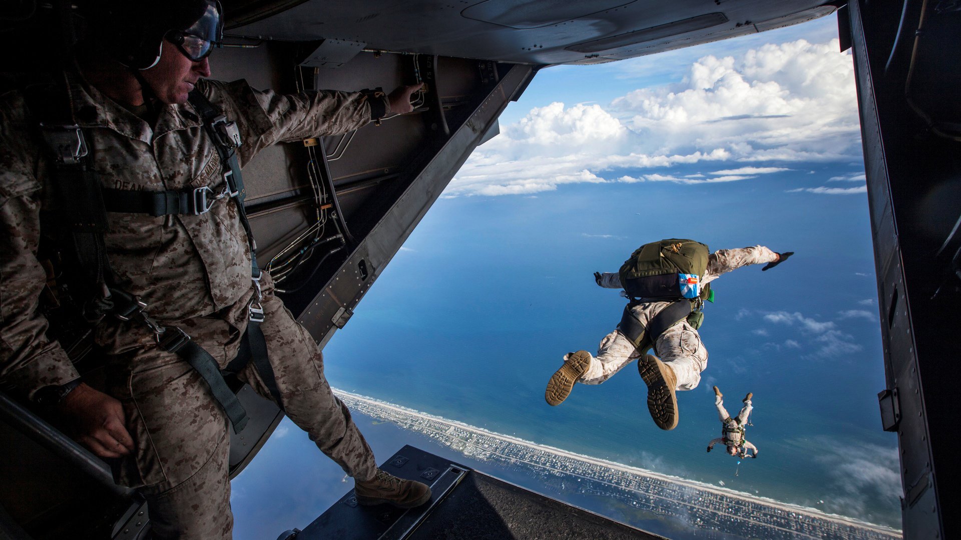 士兵,跳伞,机舱