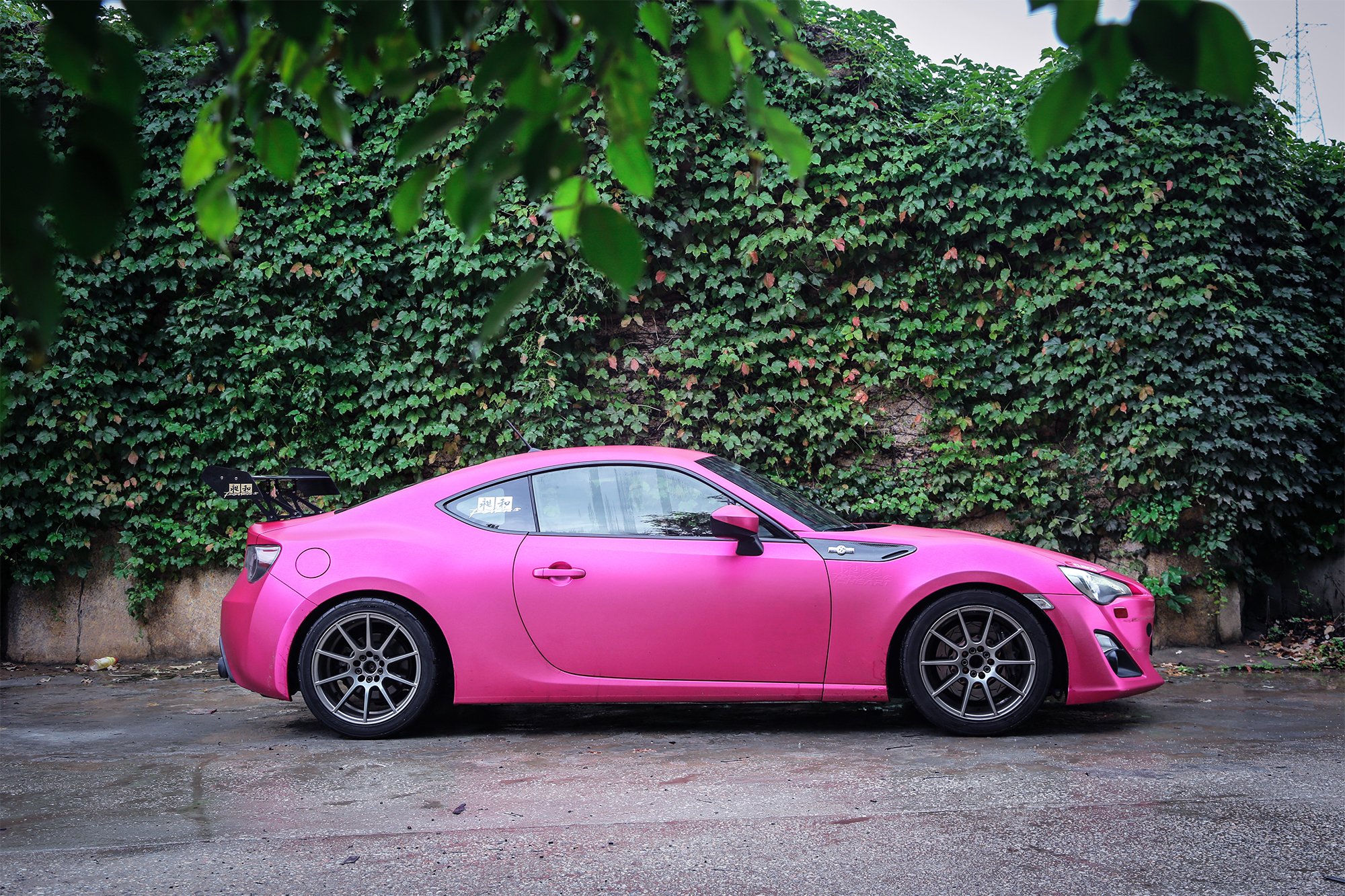 粉色跑车
