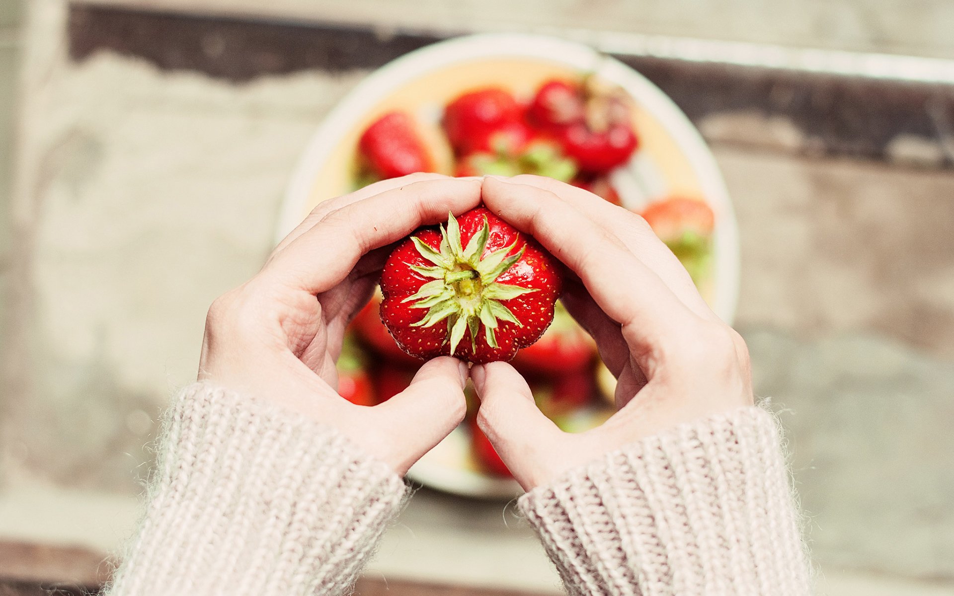 动感水果,草莓,比心