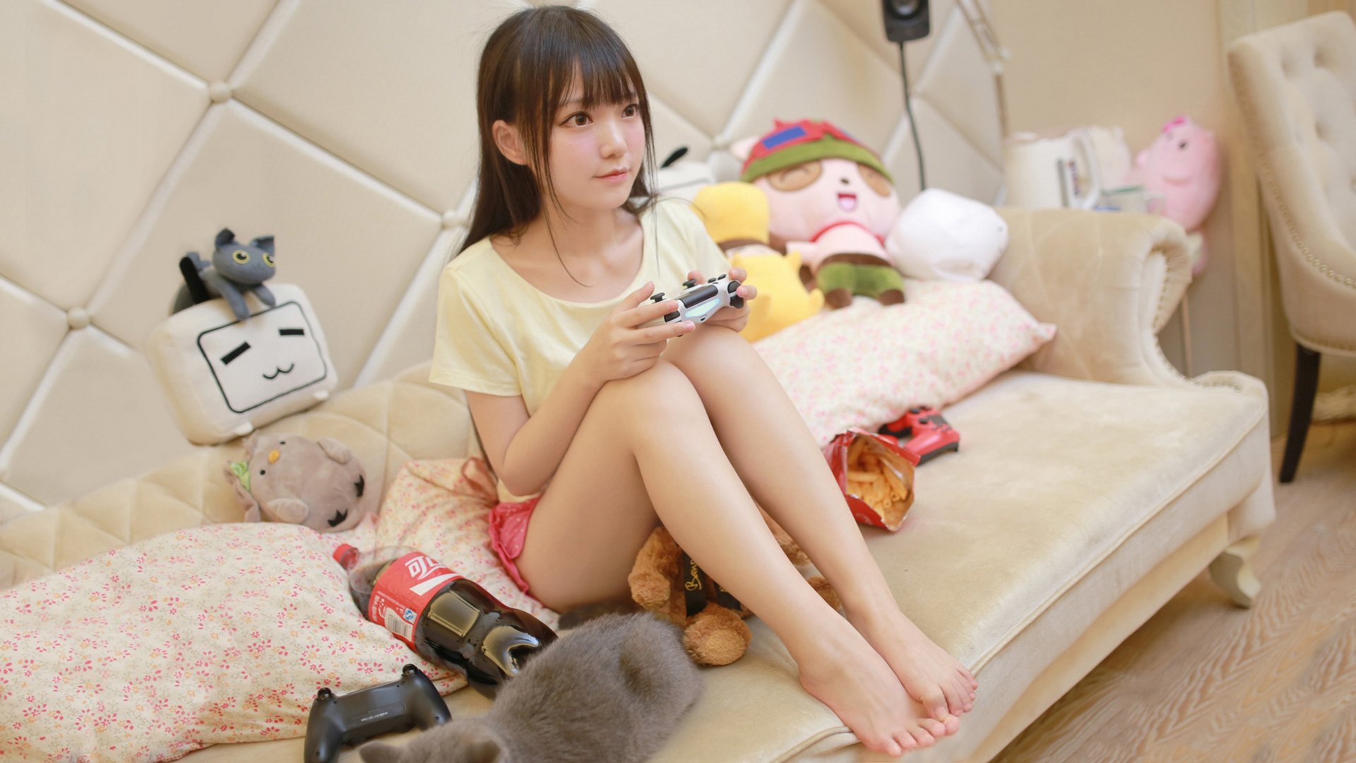 美女,清纯,咬人猫