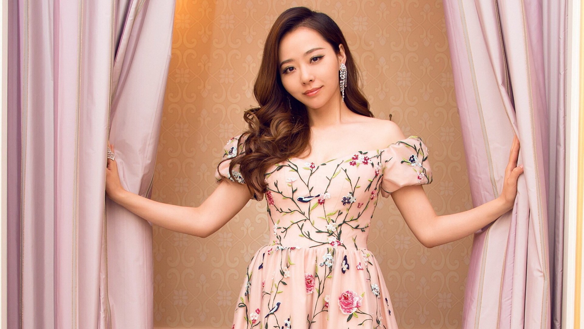 内地明星,张靓颖