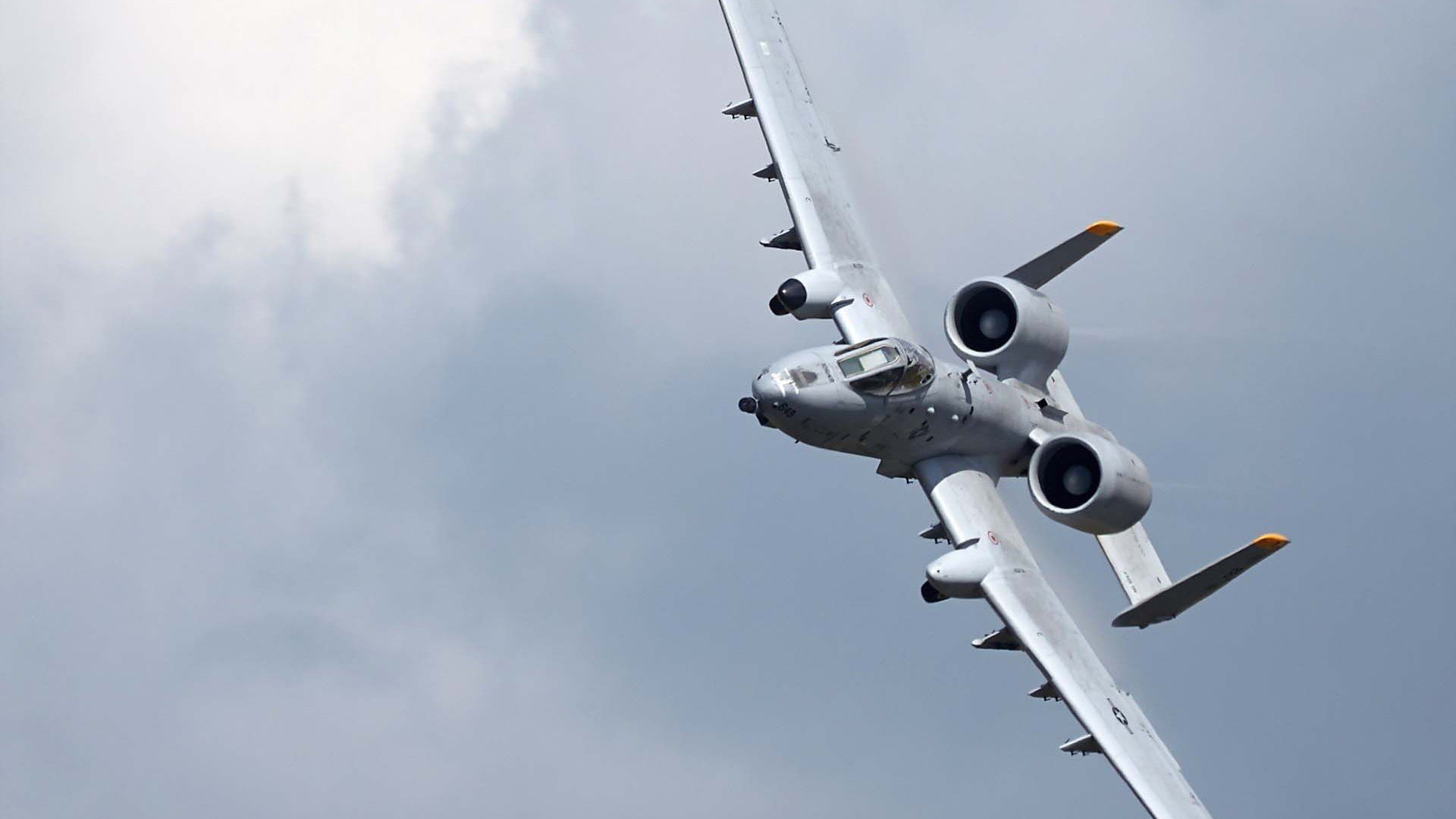 军事,飞机,尤猪A-10雷电攻击机