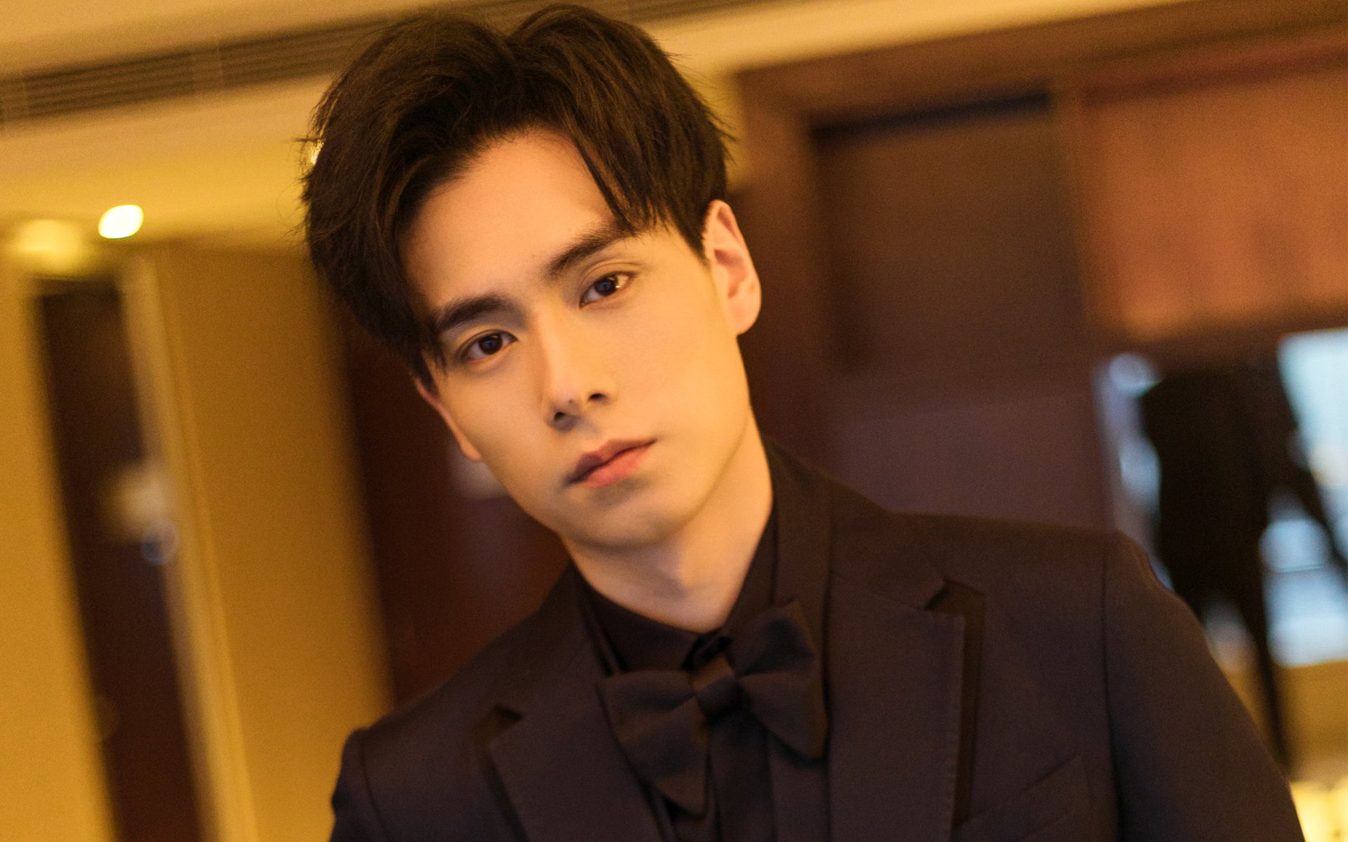 内地明星,胡一天