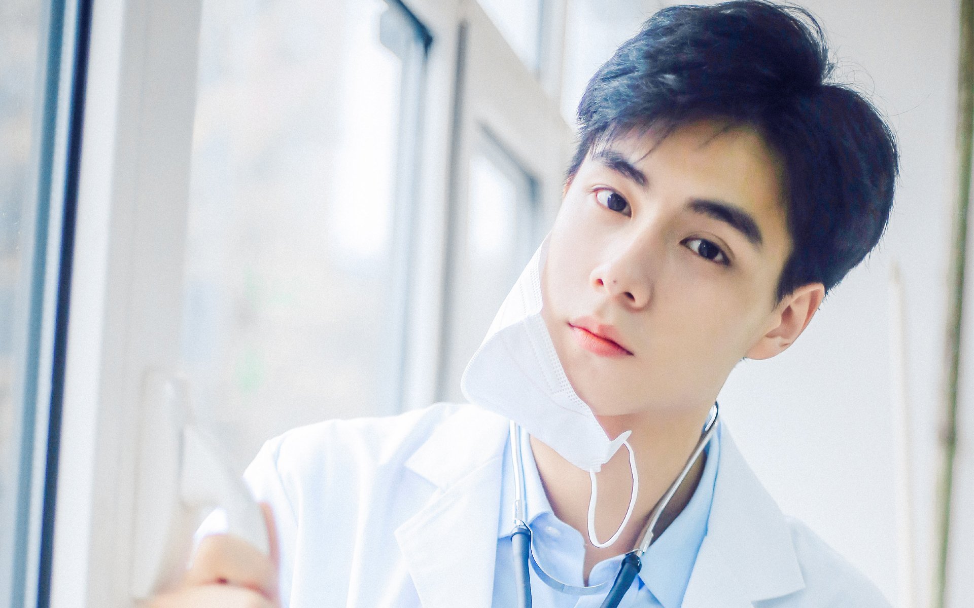 内地明星,胡一天