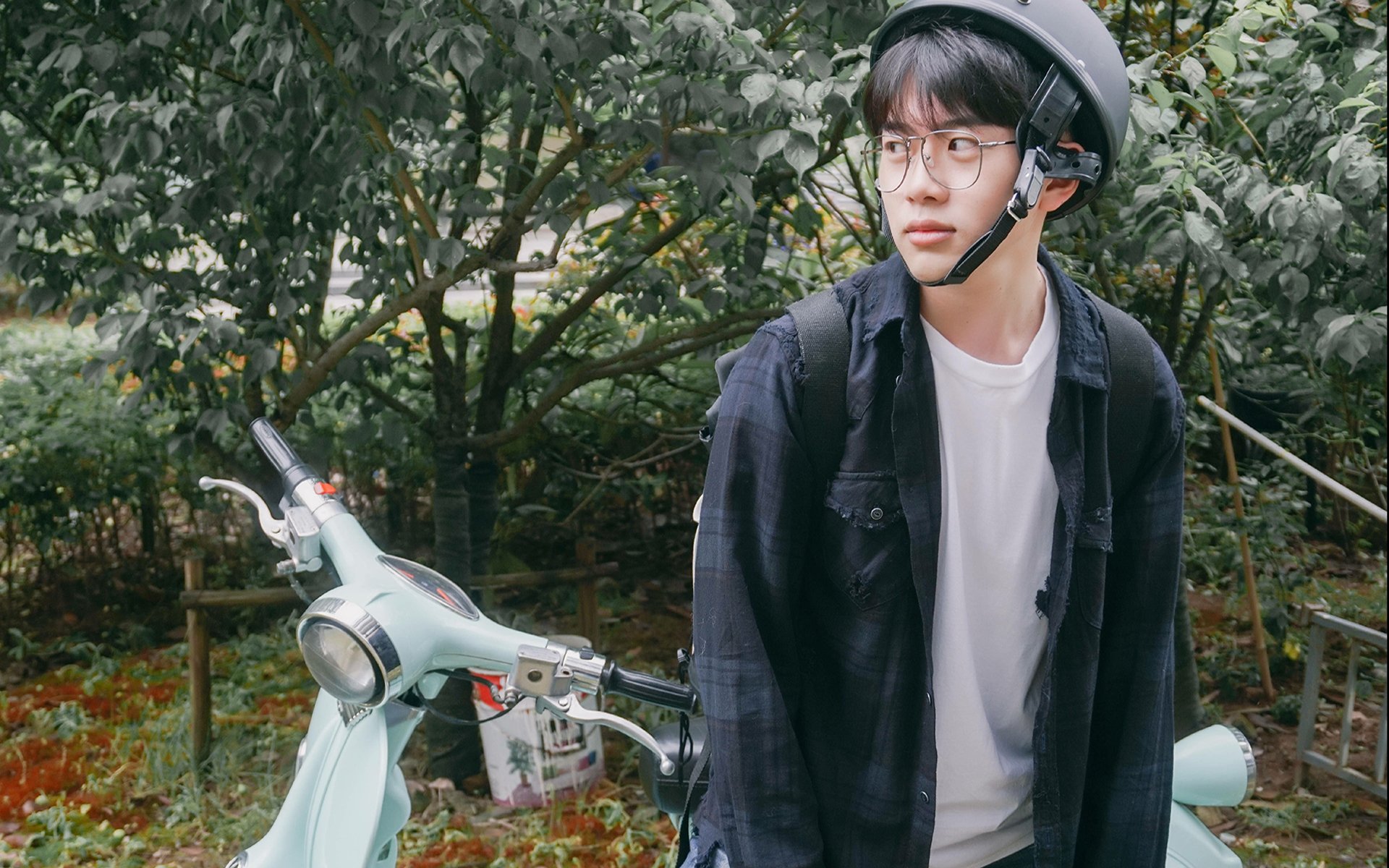 明星风尚,费启鸣