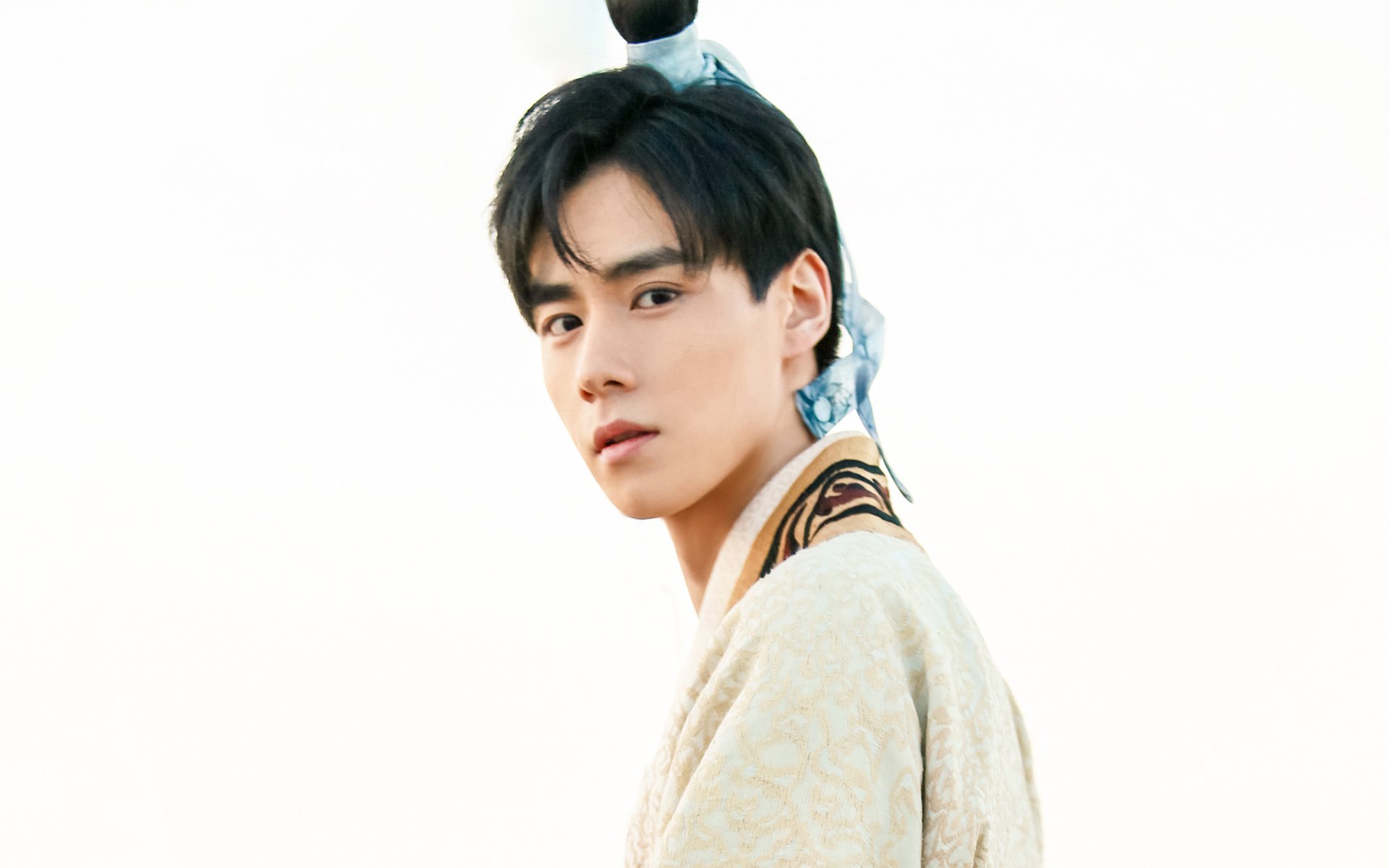 明星风尚,胡一天