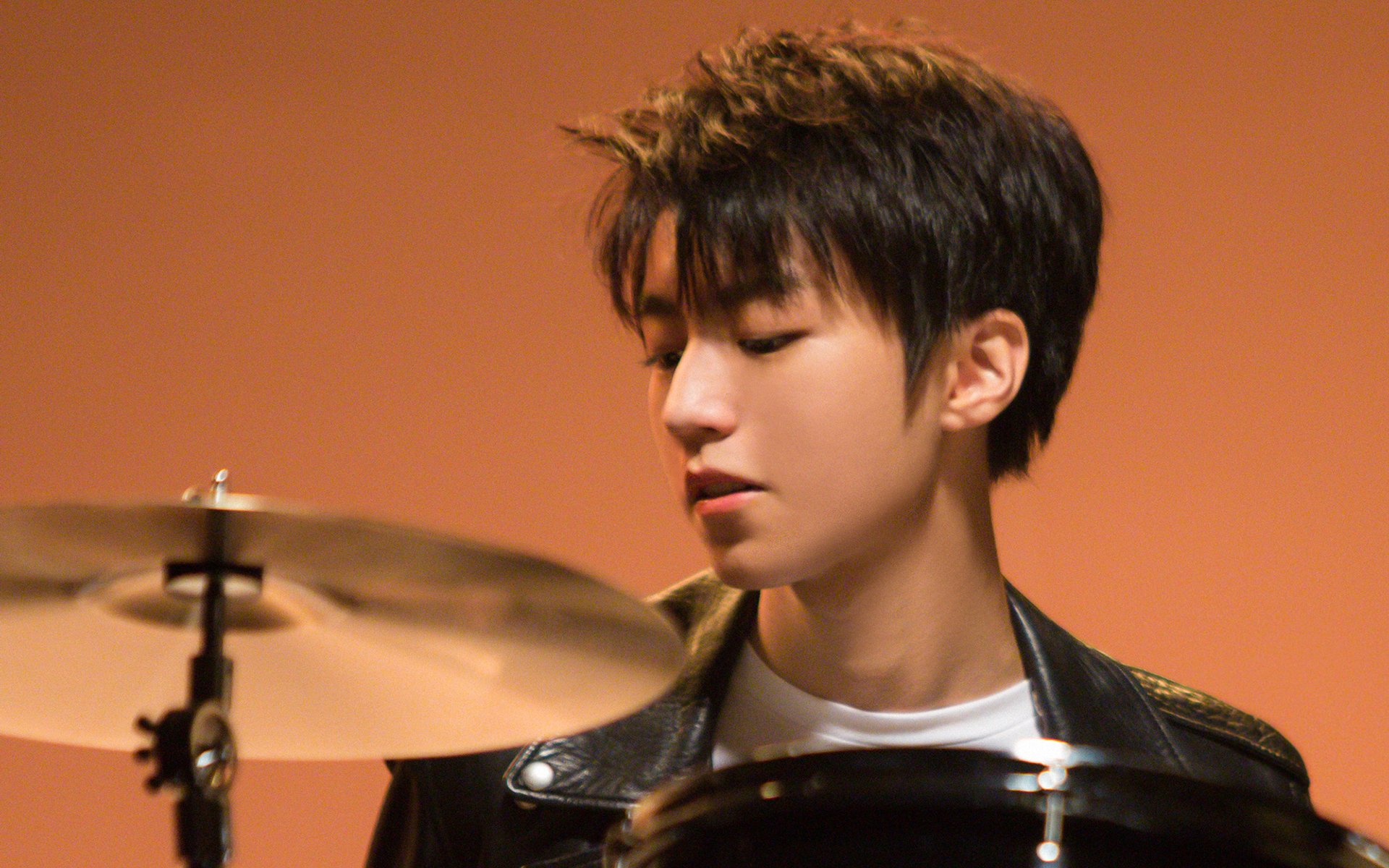 明星风尚,王俊凯