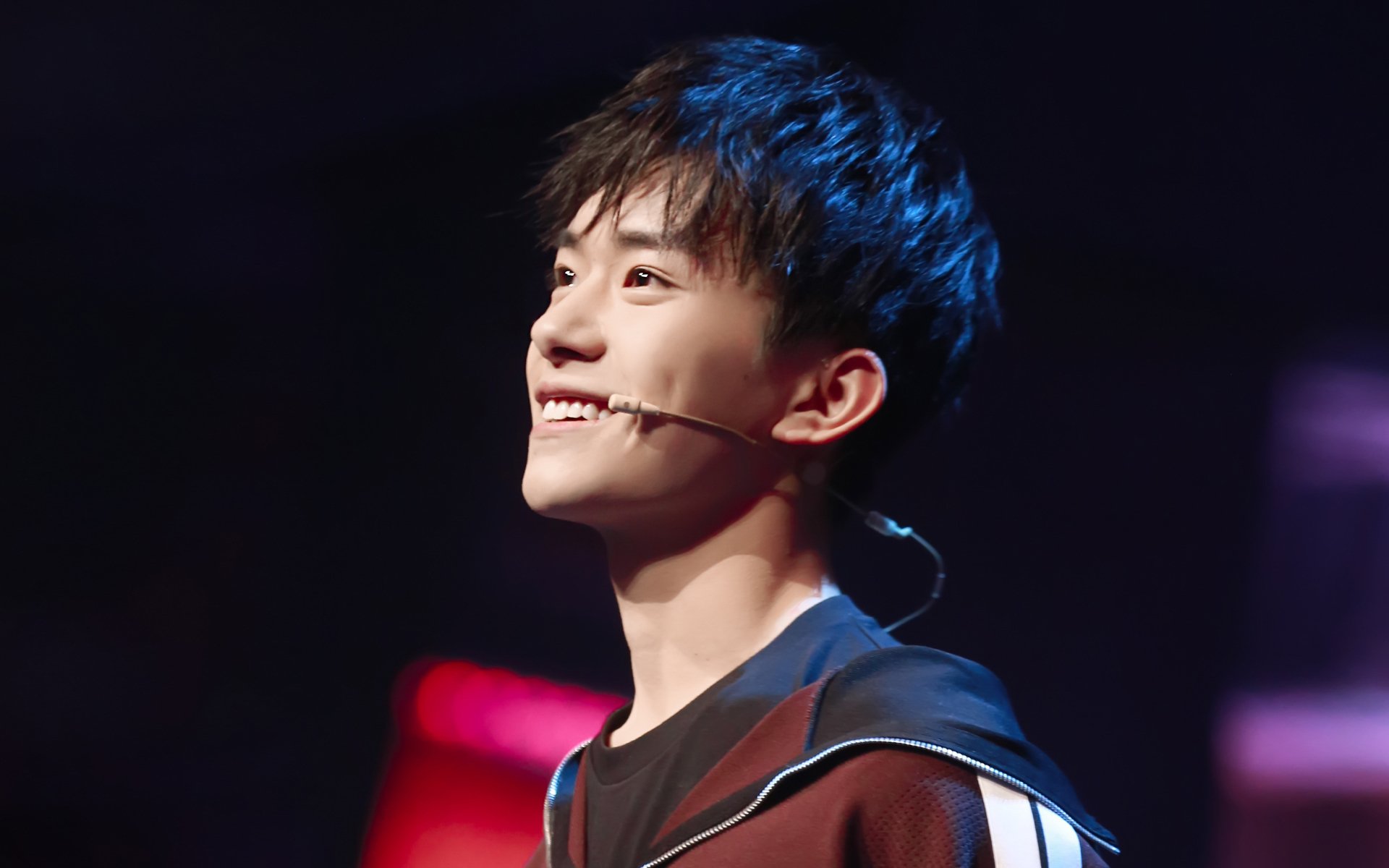 明星风尚,易烊千玺