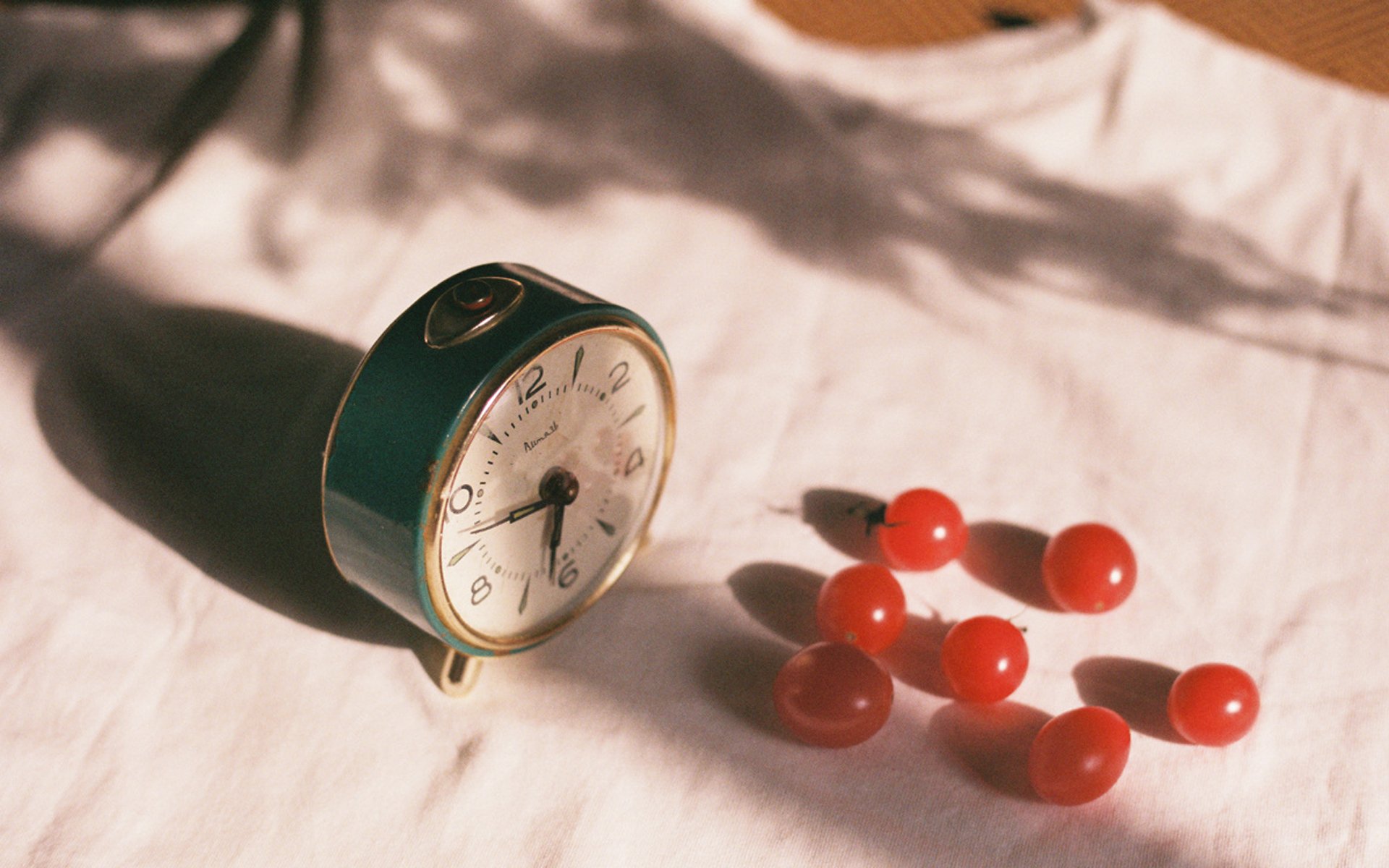 小清新,静物写真,闹钟,番茄