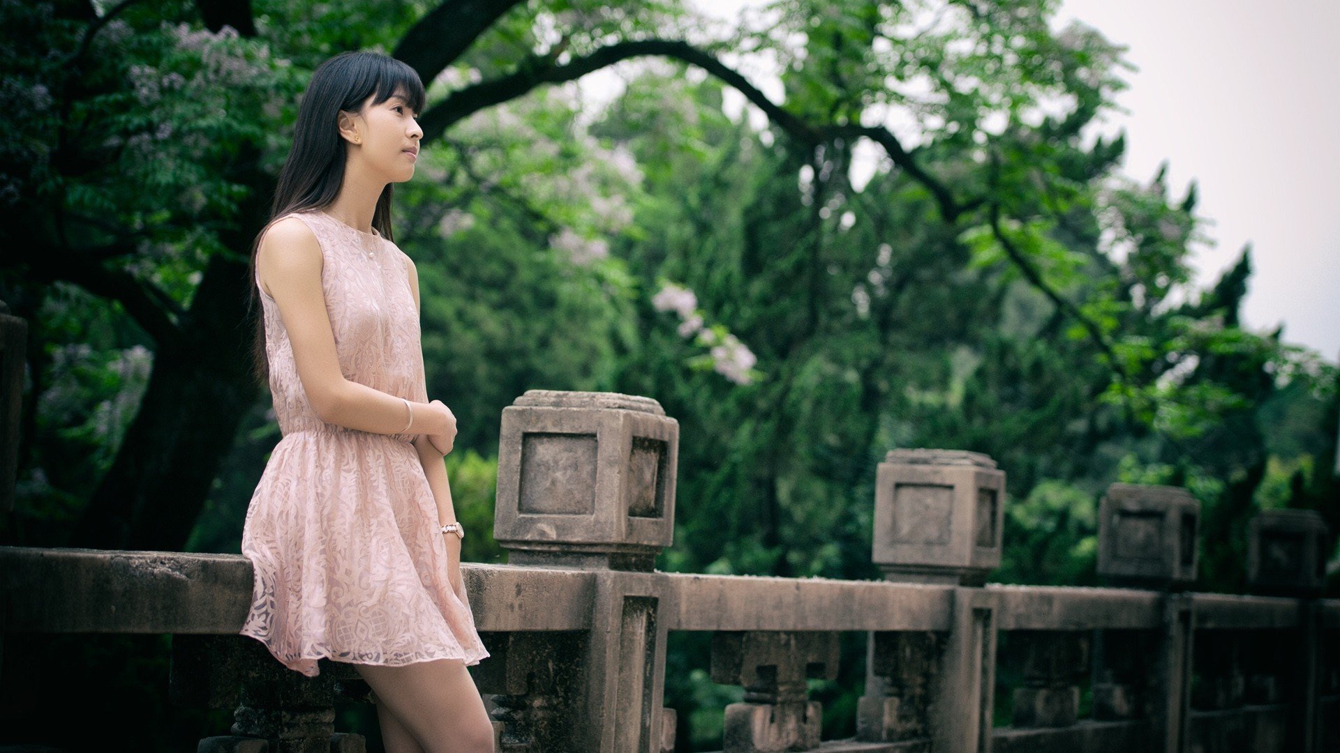 清纯,桥上的那抹风景线