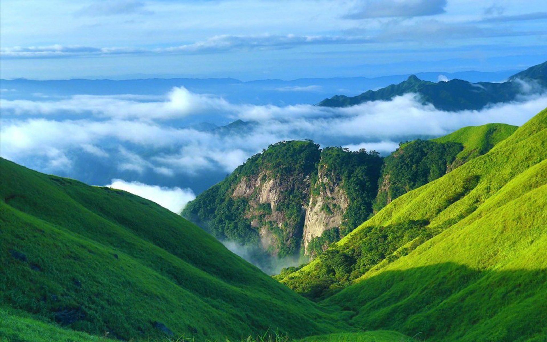 蓝天白云,碧水蓝天,山水风光