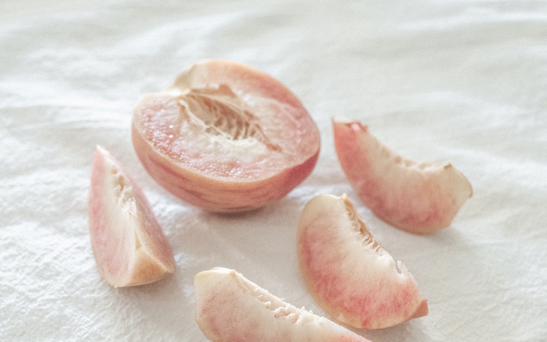 静物写真,安静的桃子