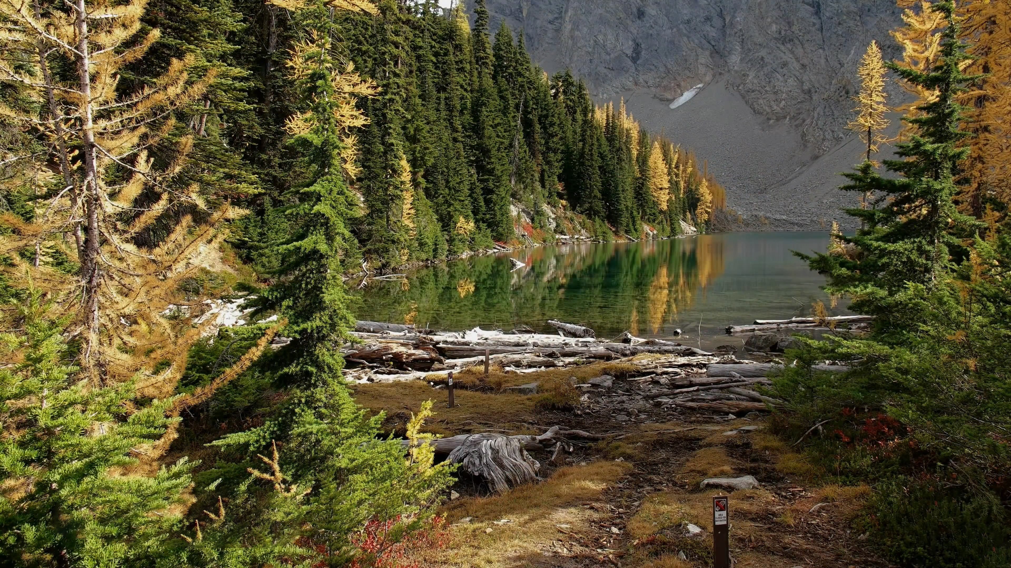 美景怡人的湖面