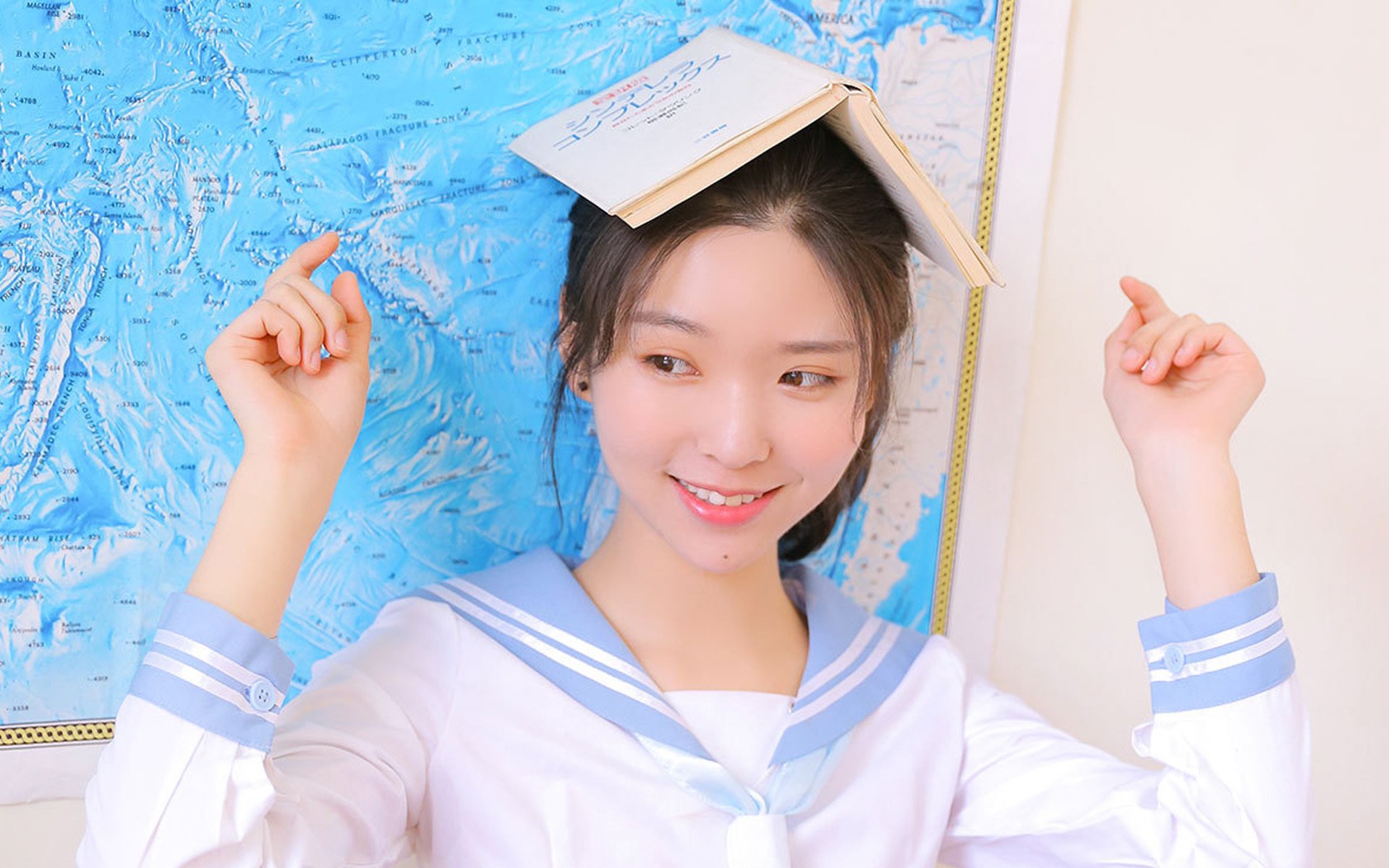 清纯,教室校服美女性感