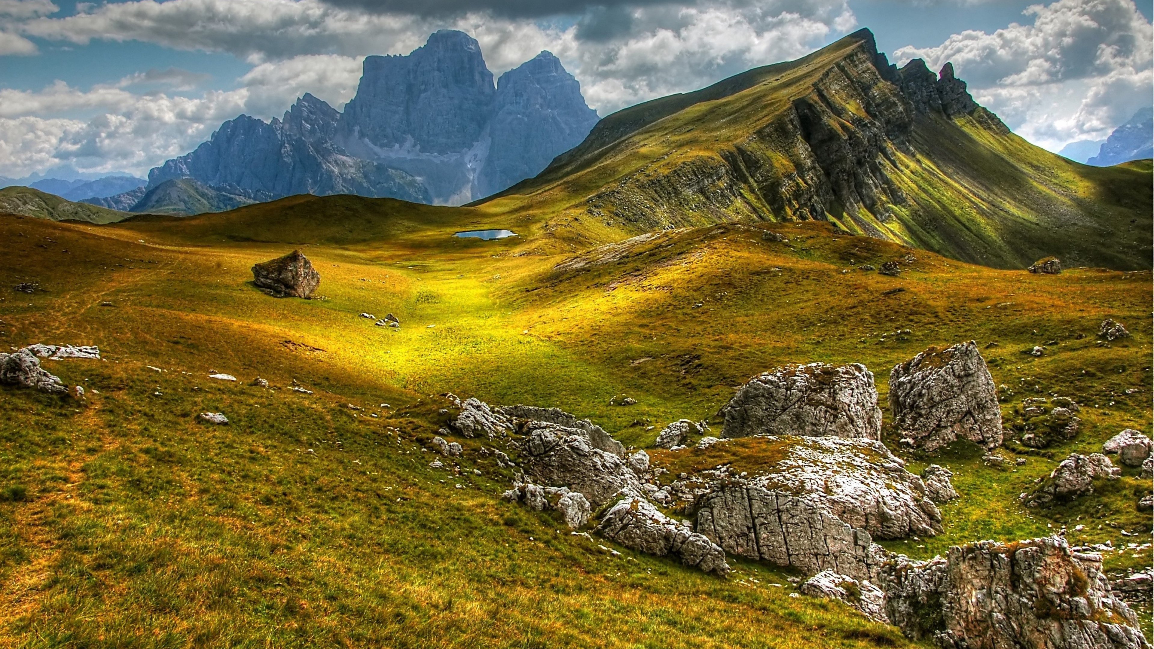 优美怡人的山川景色