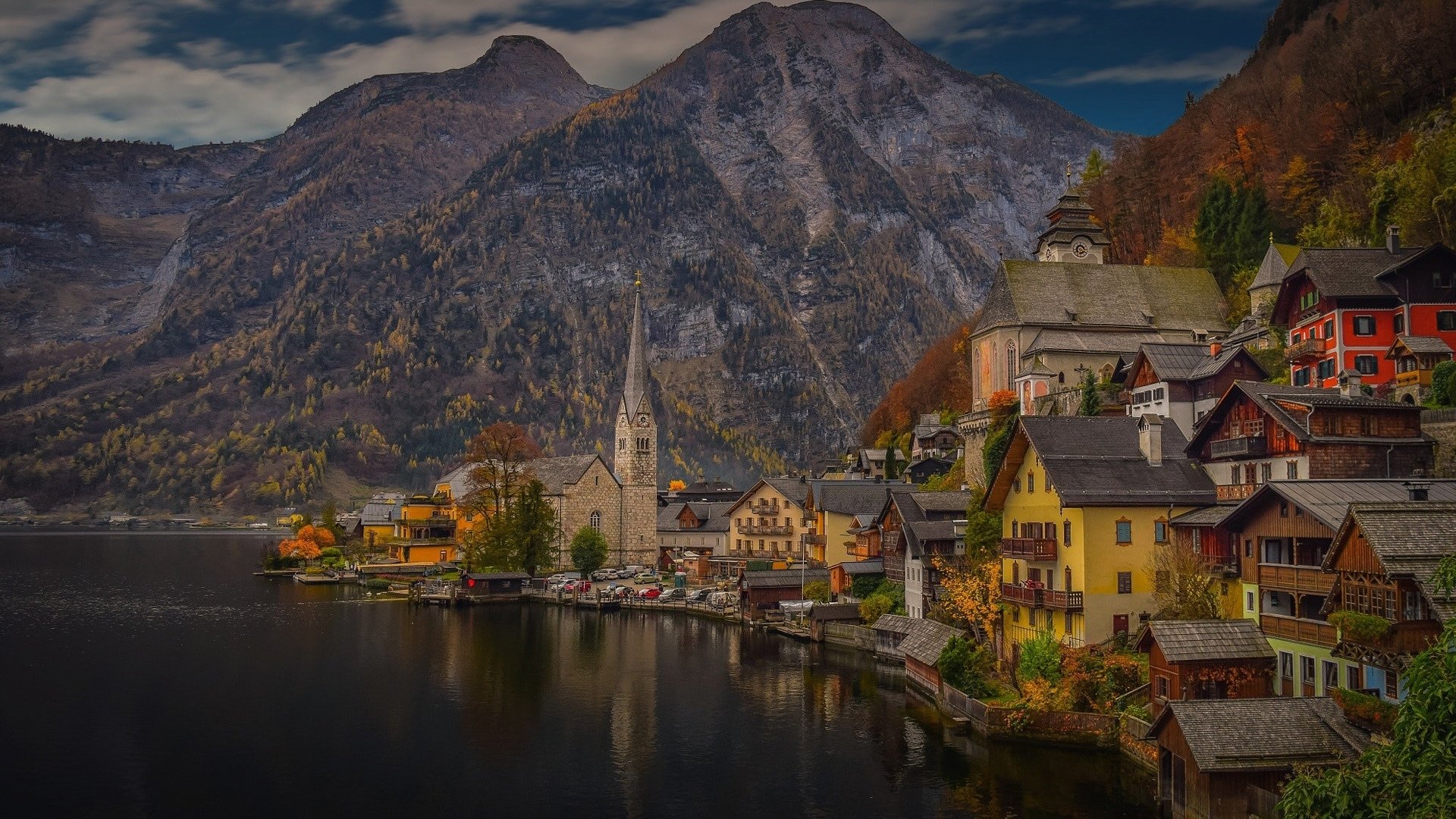 自然风光,群山环绕的欧洲小镇