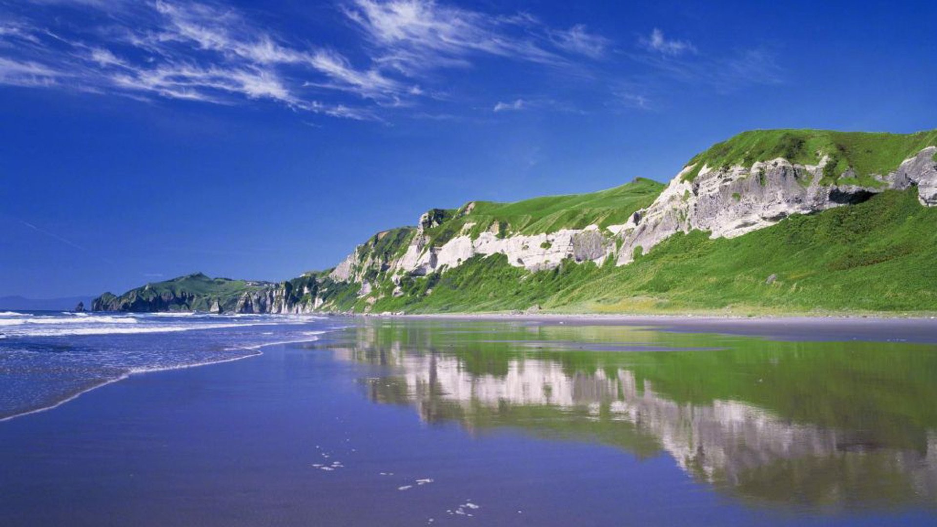 蓝天白云,清新怡人自然风光