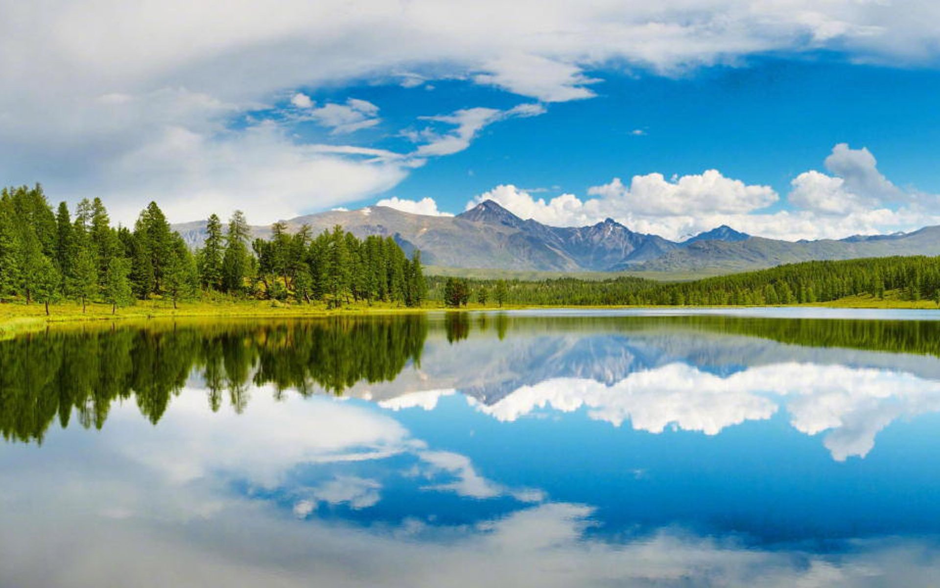 蓝天白云,清新怡人自然风光