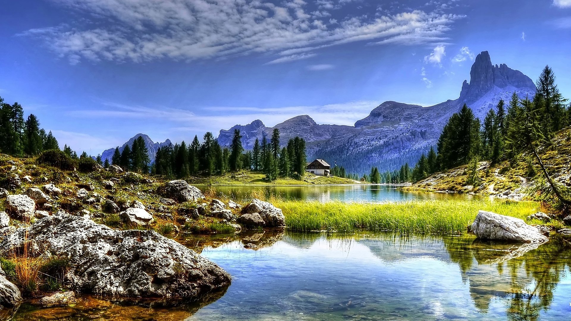 蓝天白云,清新怡人自然风光