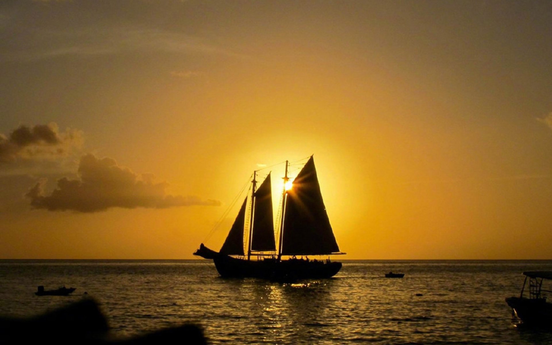 落日余晖,扬帆出行,帆船