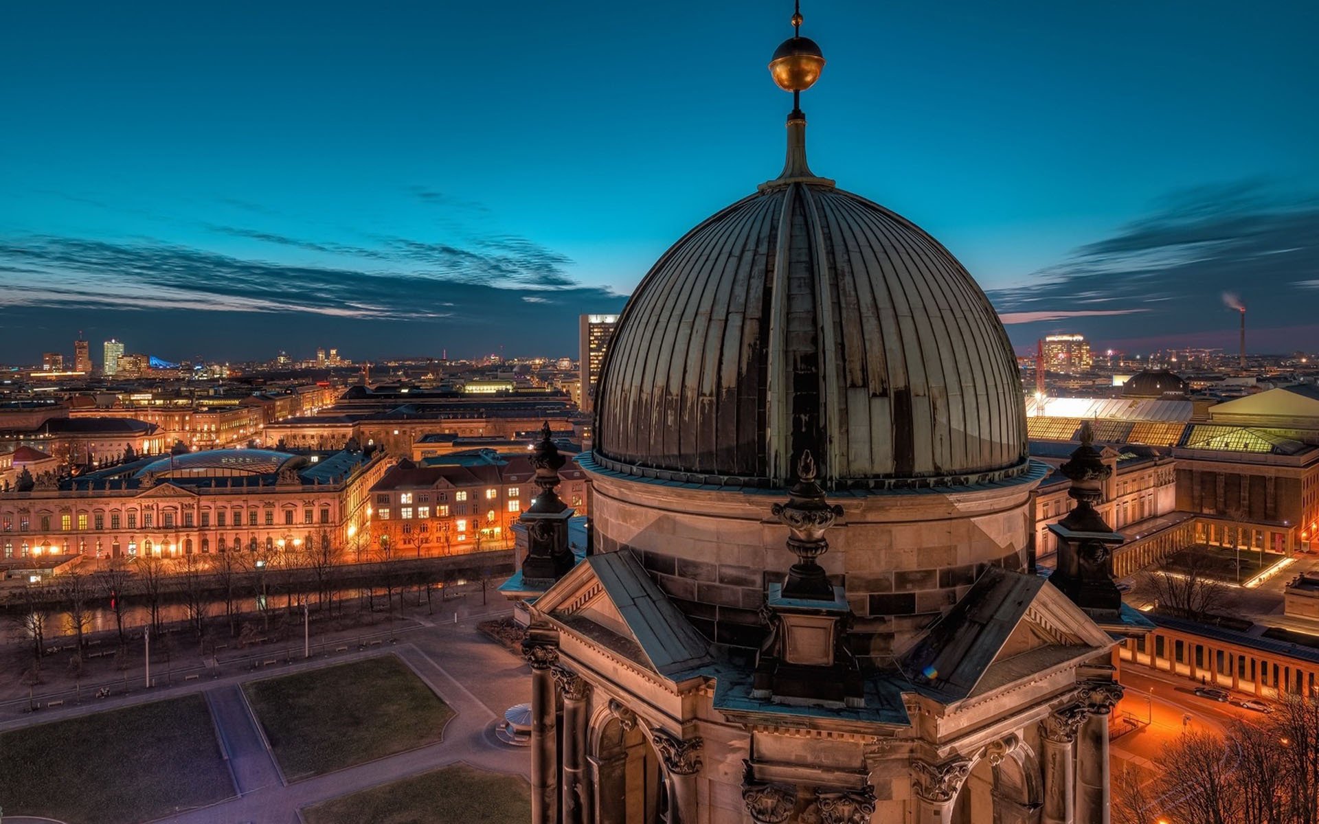 城市夜景,柏林大教堂建筑风景