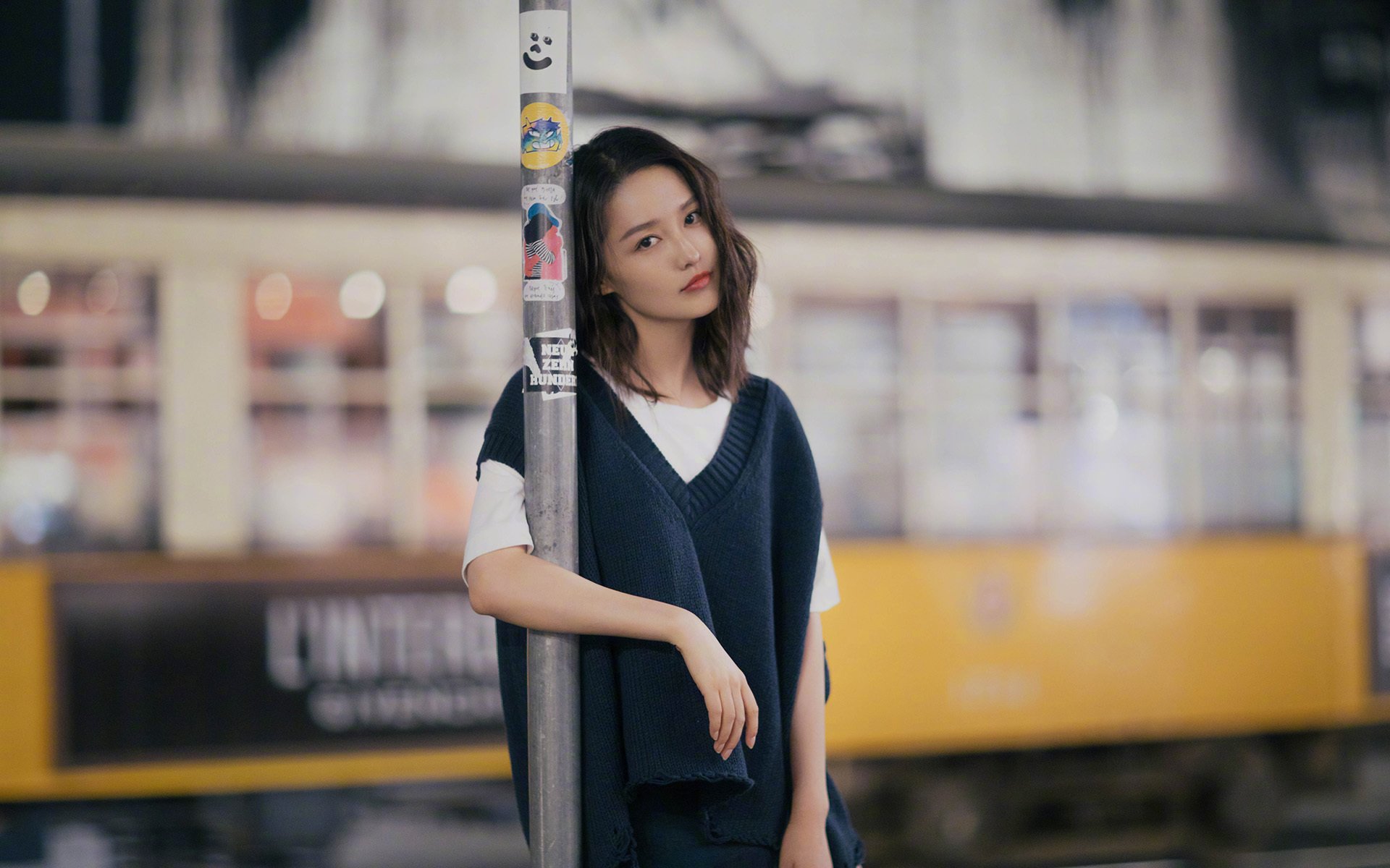 女明星,李沁,街头,时尚