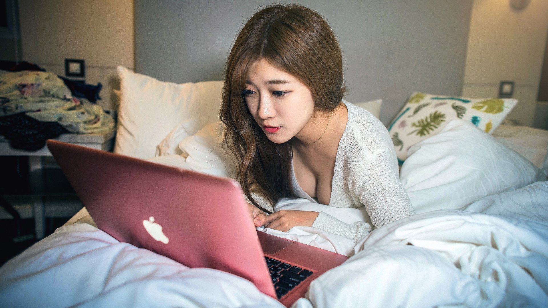 性感女神,居家,长发,苹果,电脑