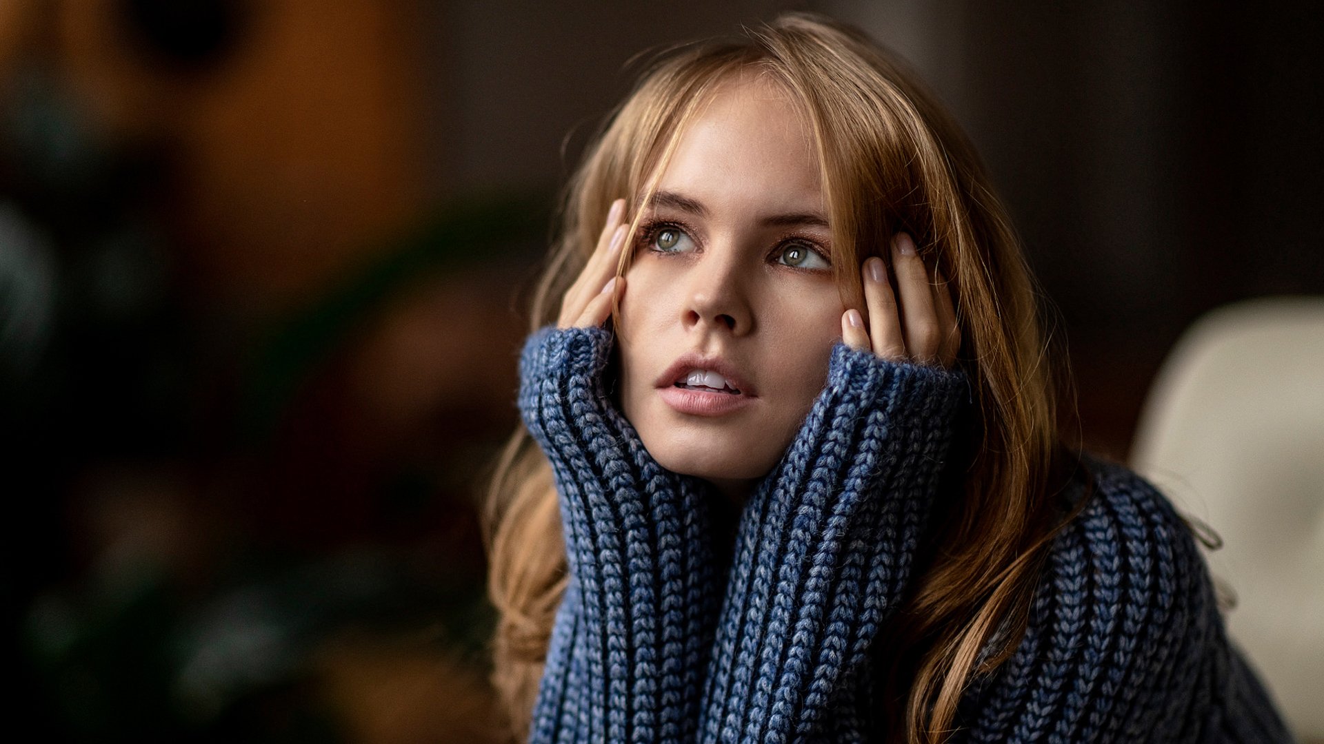 欧美女神,思考,毛衣,蓝色